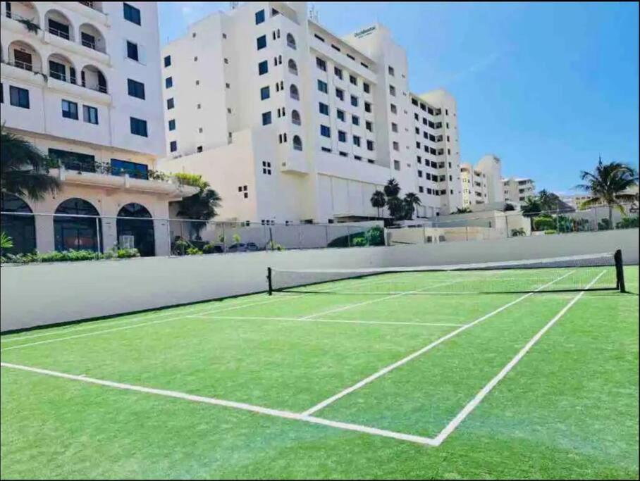Amazing Beachfront Apartment Cancún Exterior foto